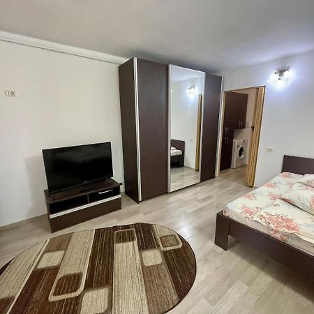 Garsoniera Moderna Parcare Internet Piteşti Exterior foto